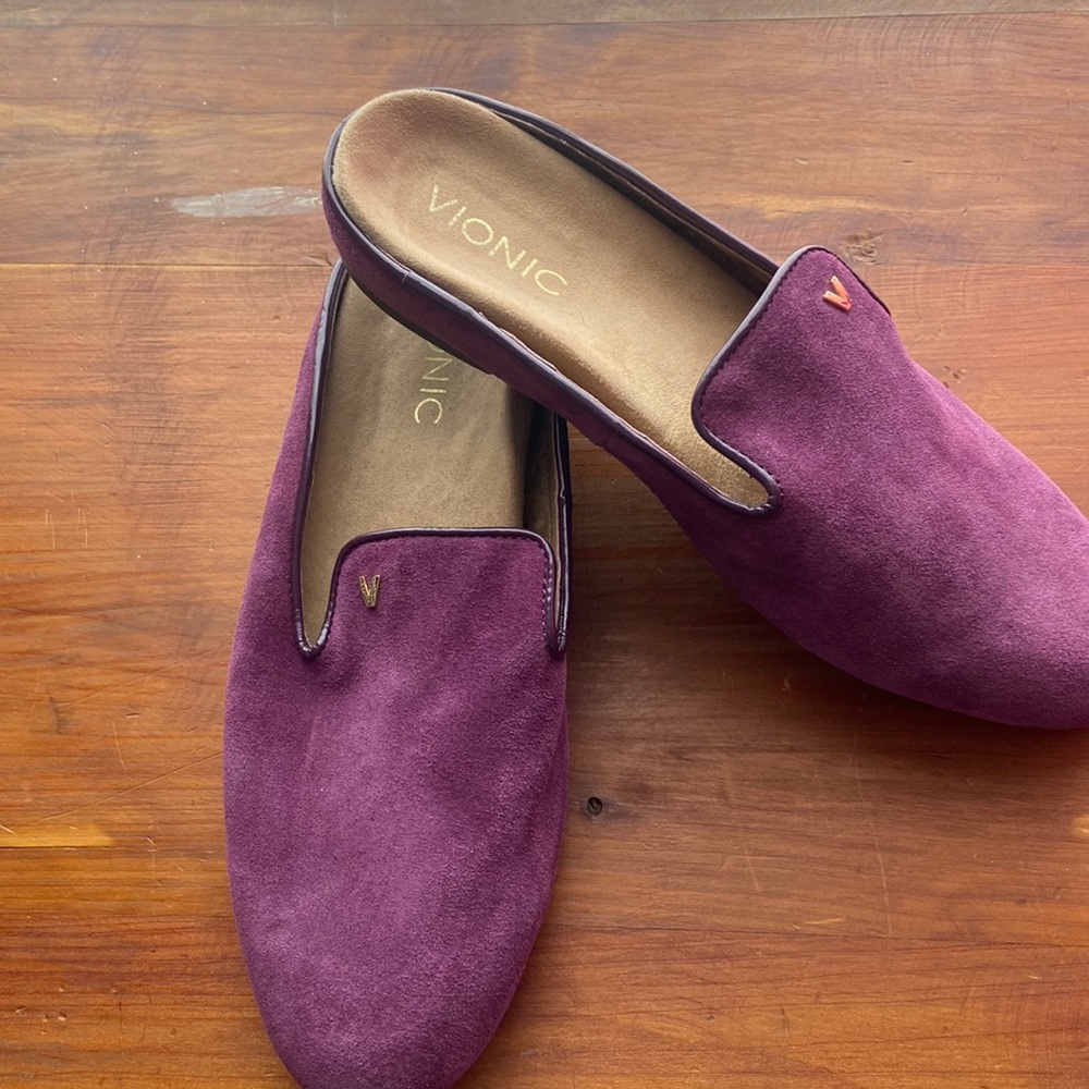 Vionic mules/ loafers